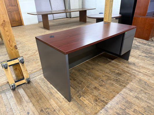 U14174 - Exec Desk - $300