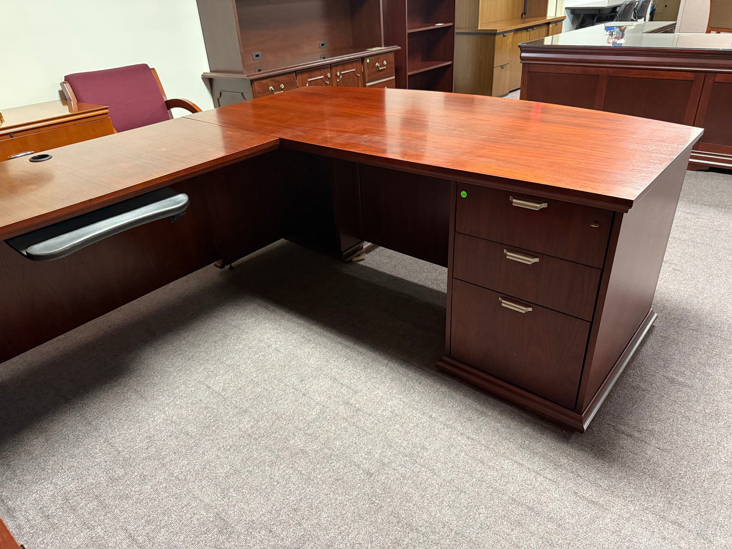 U14156 - Executive U Shape Desk - $800