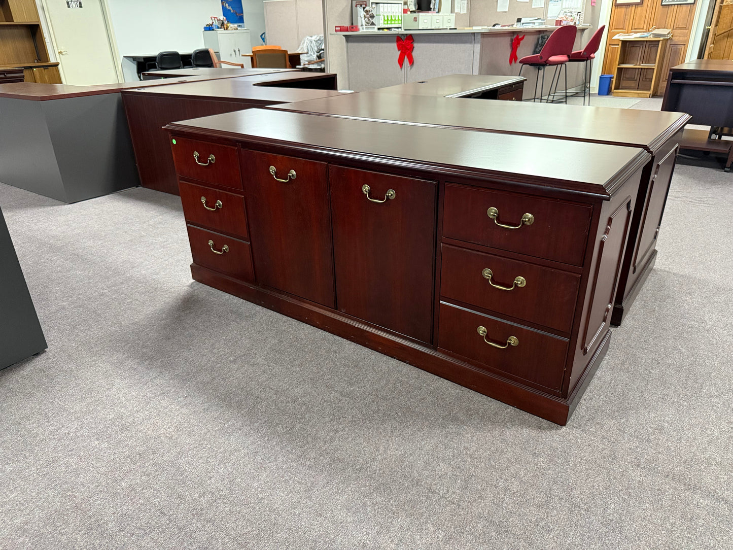 U14081 - Credenza - $250