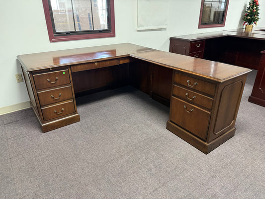 U14004 - L Shape Desk - $550