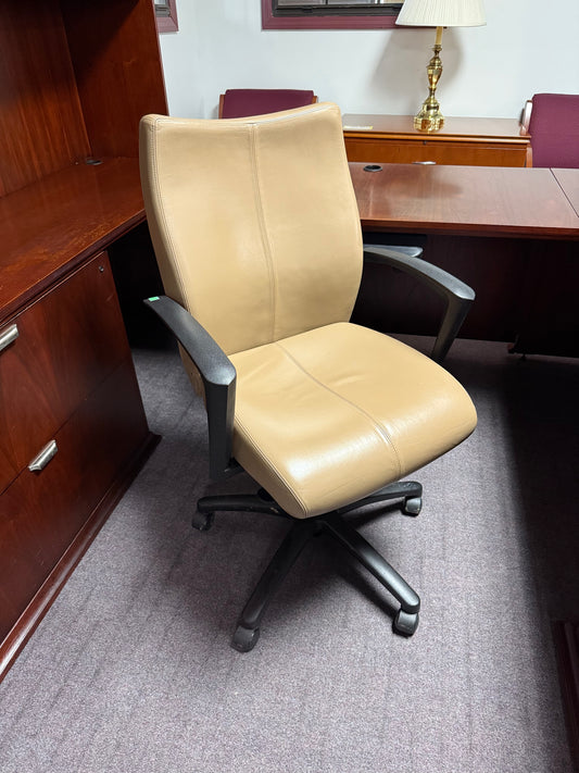 U12566 - Executive Chair - $150