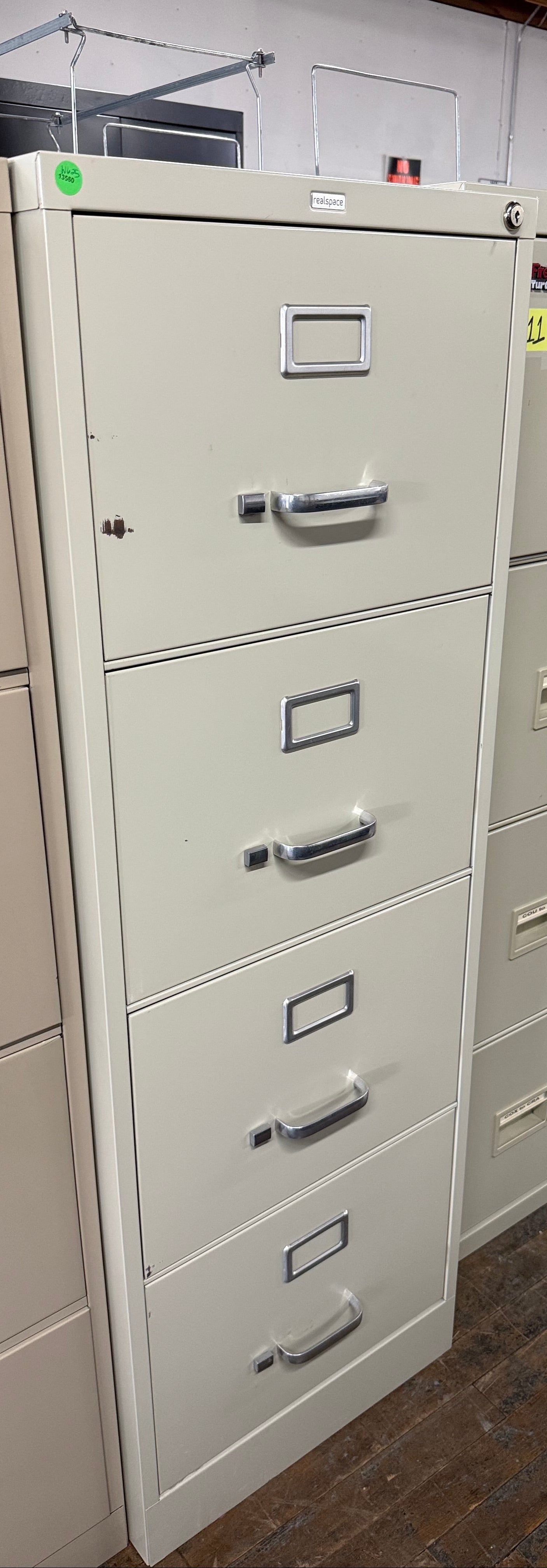 U13560 - 4Dr Legal File - 185